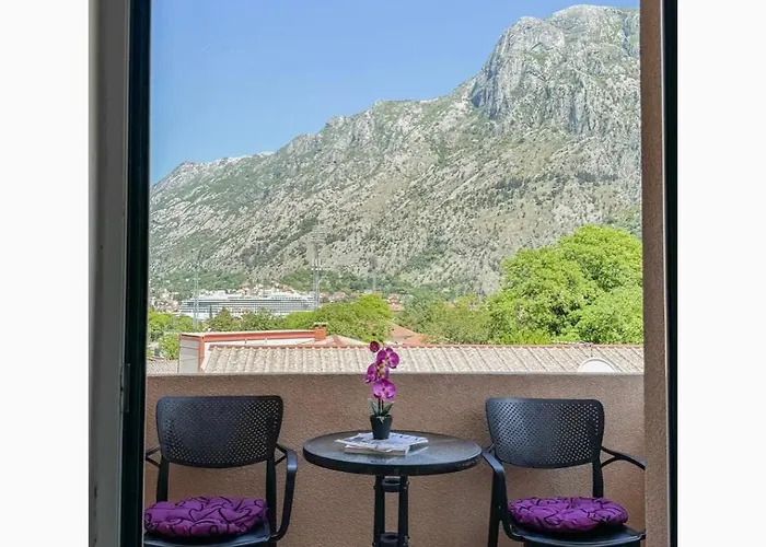 Apartment Pavle Near The Center With A View